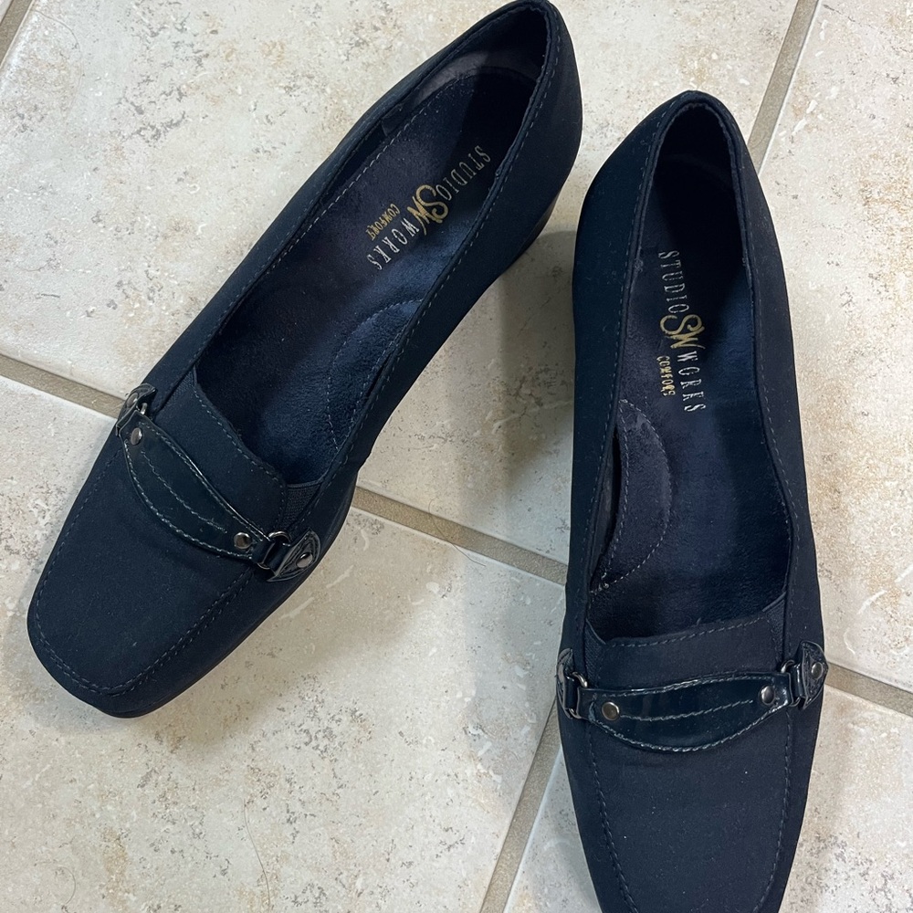 Blue stylish flats